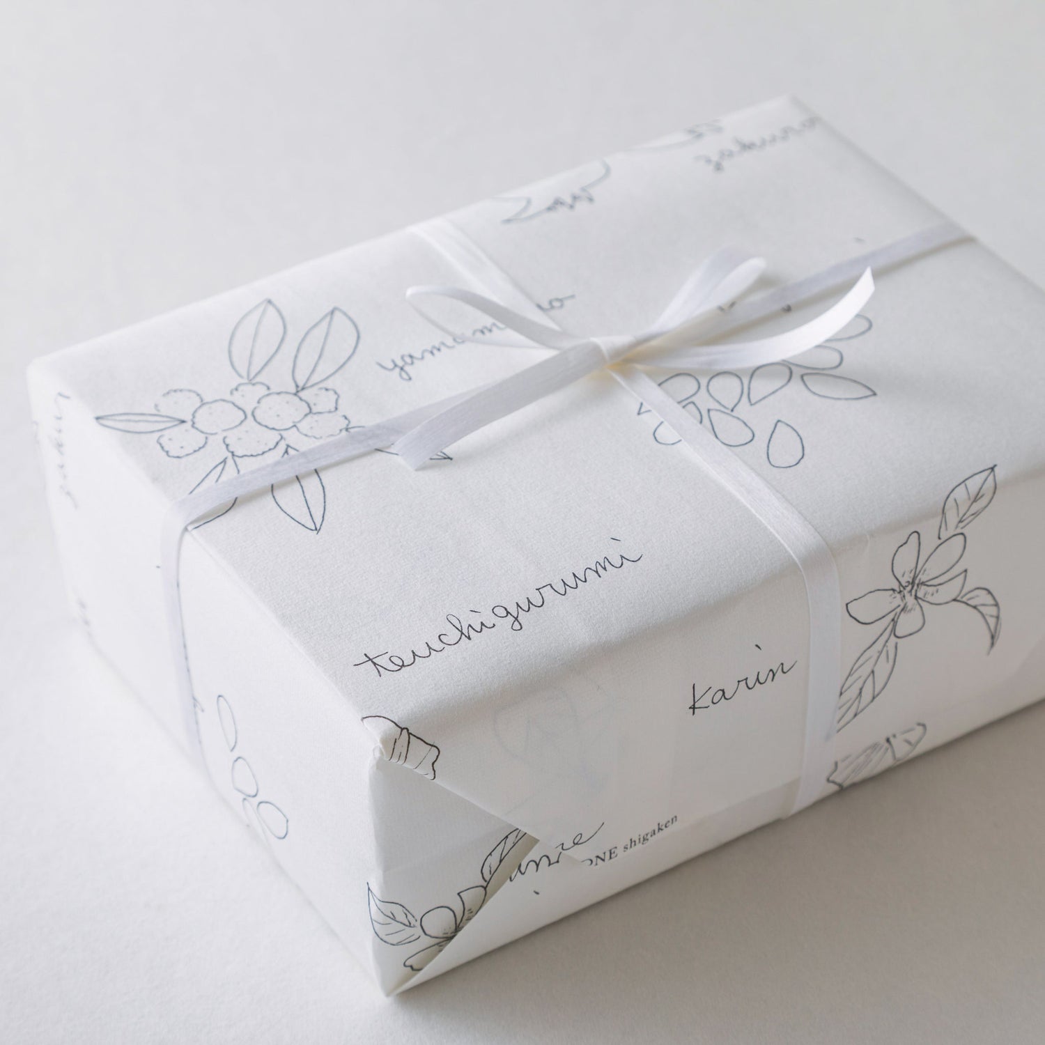 商品の詰め合せをお選びいただけるギフト箱