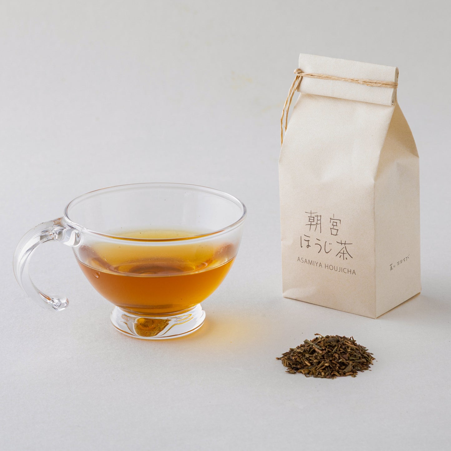 和三盆くるみ 1袋 ・ 黒豆甘納豆 1袋 ・ tea ほうじ茶 1袋(化粧箱入)