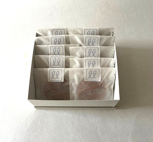 双鮎10個入（化粧箱入）