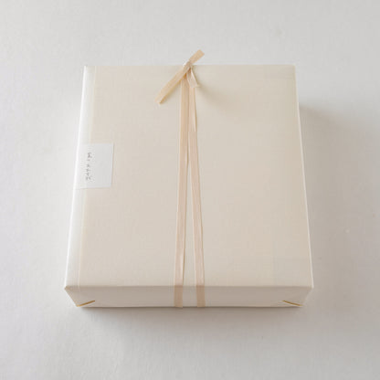 商品の詰め合せをお選びいただけるギフト箱